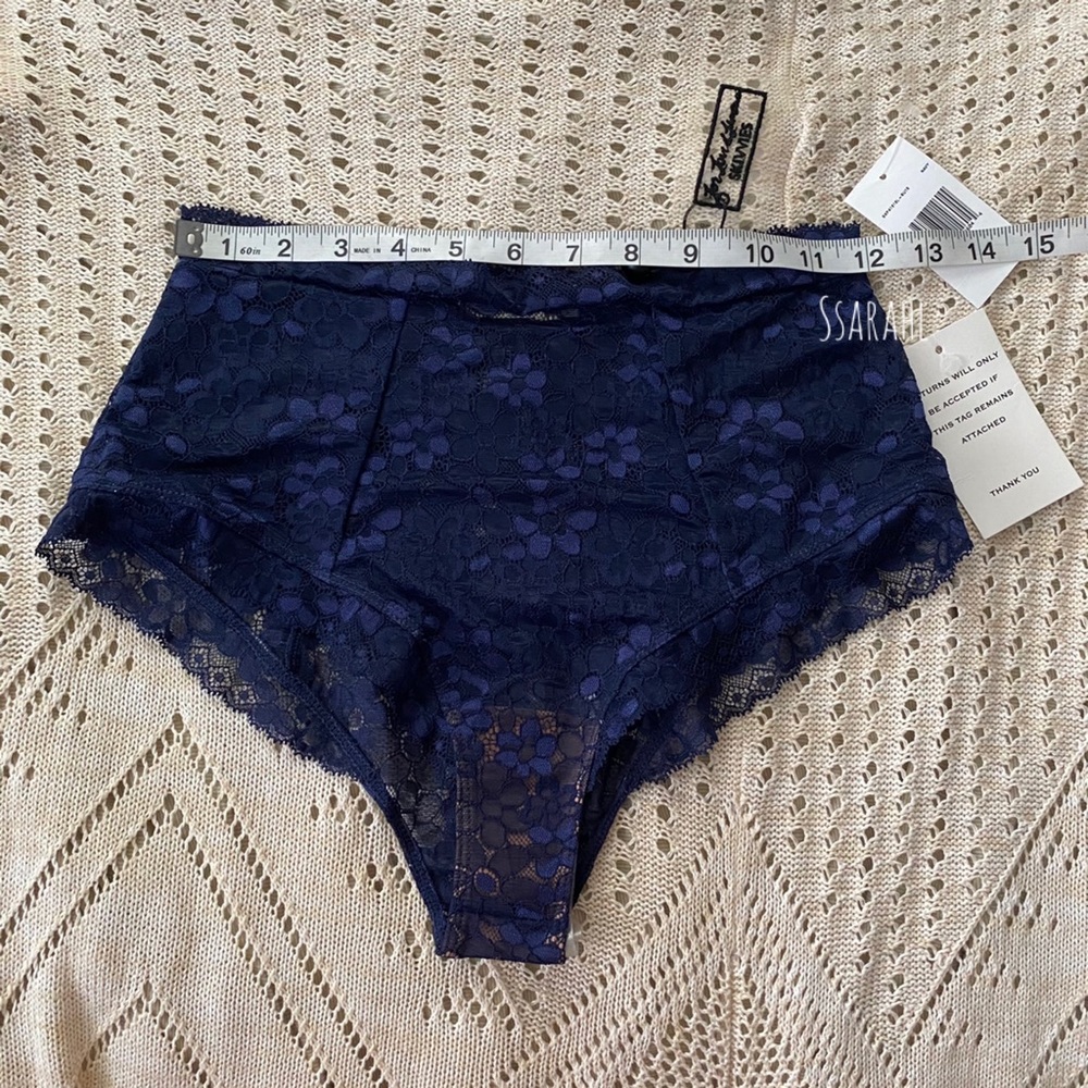 For Love and Lemons Mia Set - Picture 14 of 16